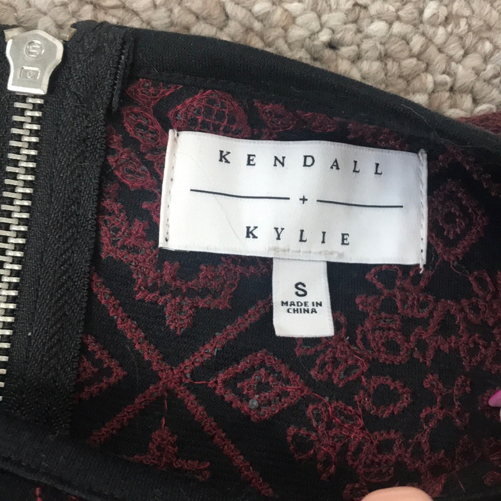 Kendall and Kylie long sleeve - Picture 9 of 11